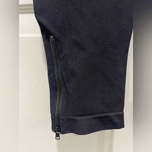 SPANX by Sara Blakely Black Textured Leggings NWT size XL - Picture 4 of 5